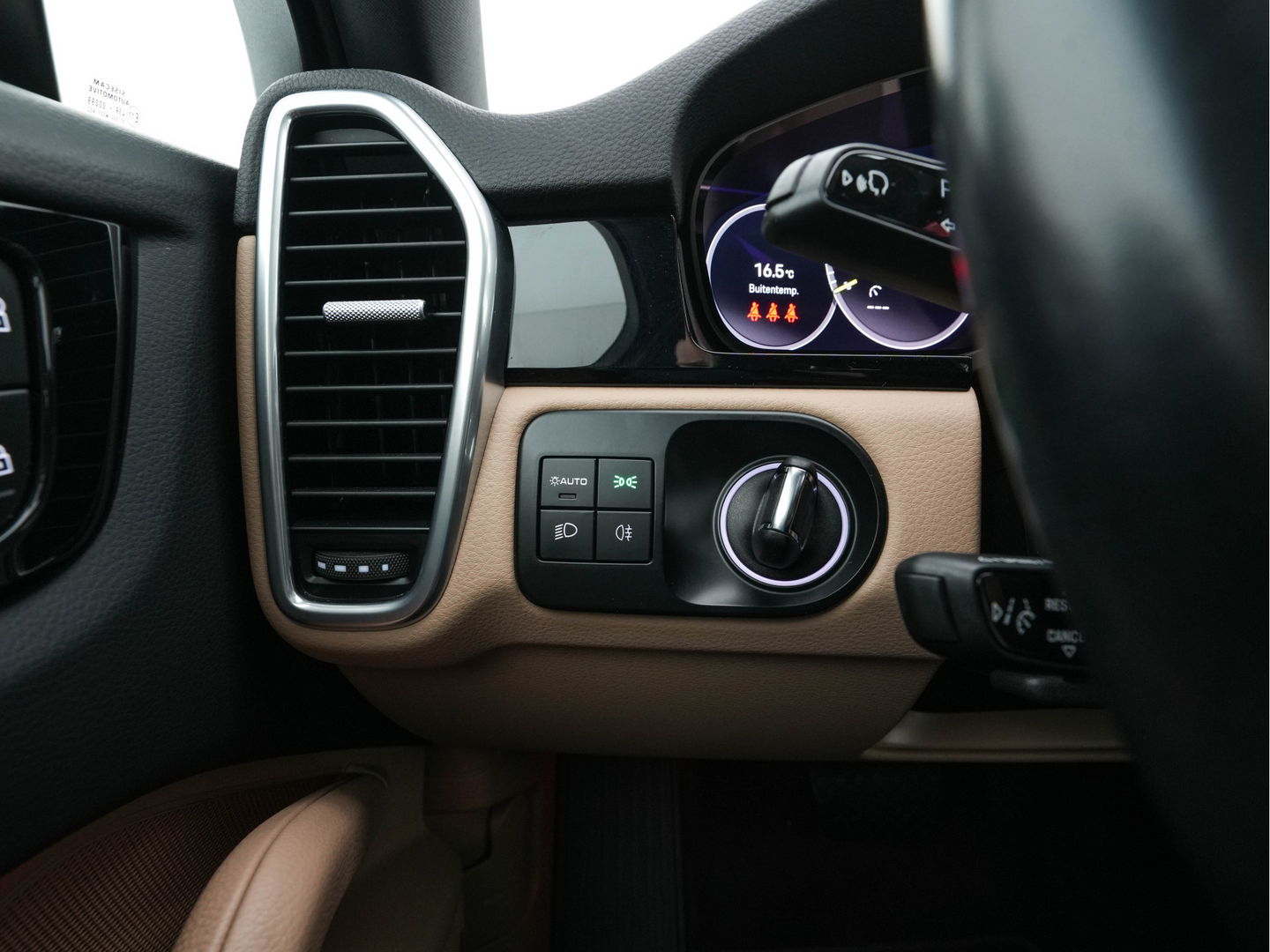 Porsche Cayenne Coupé 3.0 E-Hybrid Platinum Edition (INCL.BTW) *LUXURY-LEATHER | FULL-LED | MEMORY-PACK | BLIND-SPOT | BOSE-SOUND | HEATED-COMFORTSEATS | AIR-SUSPENSION | SPORT-EXHAUST | KEYLESS | CAMERA | DAB+ | NAVI-FULLMAP | TOWBAR | 22''AL