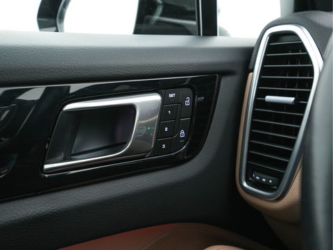 Porsche Cayenne Coupé 3.0 E-Hybrid Platinum Edition (INCL.BTW) *LUXURY-LEATHER | FULL-LED | MEMORY-PACK | BLIND-SPOT | BOSE-SOUND | HEATED-COMFORTSEATS | AIR-SUSPENSION | SPORT-EXHAUST | KEYLESS | CAMERA | DAB+ | NAVI-FULLMAP | TOWBAR | 22''AL