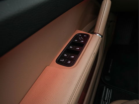 Porsche Cayenne Coupé 3.0 E-Hybrid Platinum Edition (INCL.BTW) *LUXURY-LEATHER | FULL-LED | MEMORY-PACK | BLIND-SPOT | BOSE-SOUND | HEATED-COMFORTSEATS | AIR-SUSPENSION | SPORT-EXHAUST | KEYLESS | CAMERA | DAB+ | NAVI-FULLMAP | TOWBAR | 22''AL