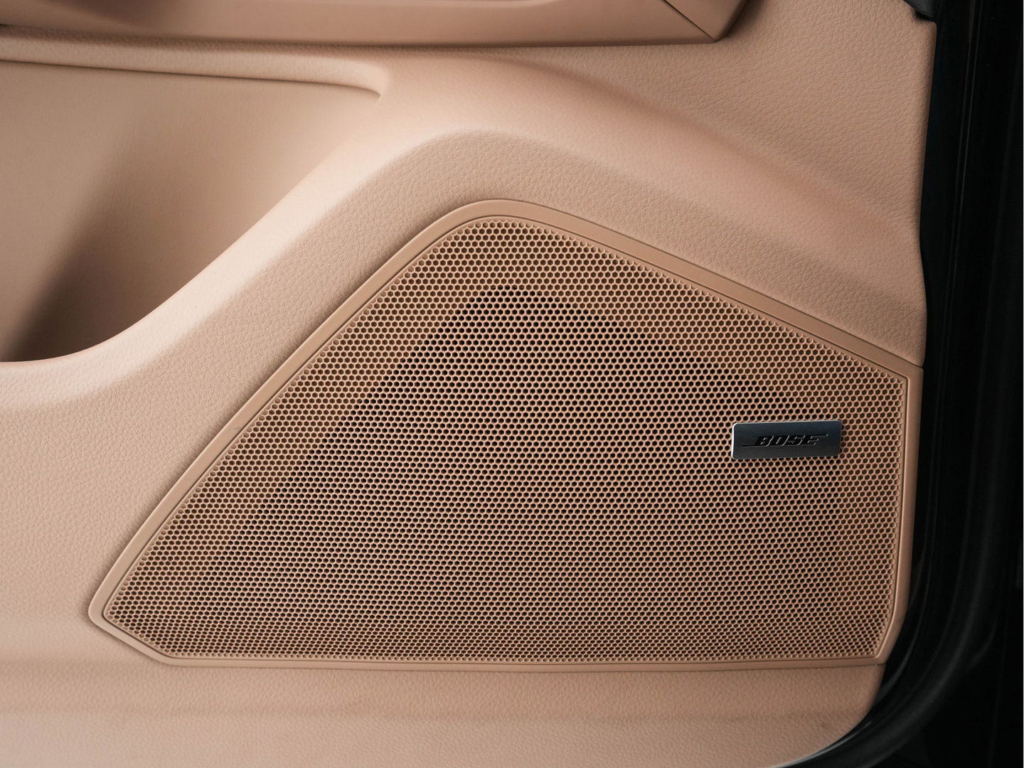 Porsche Cayenne Coupé 3.0 E-Hybrid Platinum Edition (INCL.BTW) *LUXURY-LEATHER | FULL-LED | MEMORY-PACK | BLIND-SPOT | BOSE-SOUND | HEATED-COMFORTSEATS | AIR-SUSPENSION | SPORT-EXHAUST | KEYLESS | CAMERA | DAB+ | NAVI-FULLMAP | TOWBAR | 22''AL