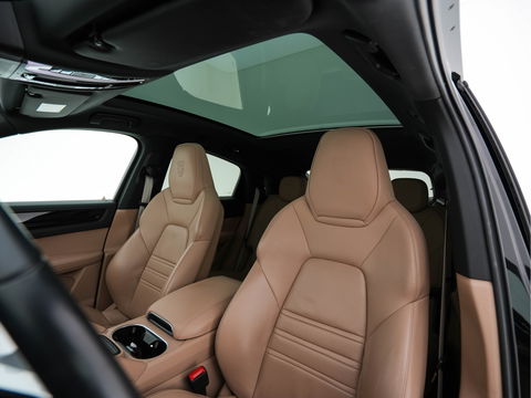 Porsche Cayenne Coupé 3.0 E-Hybrid Platinum Edition (INCL.BTW) *LUXURY-LEATHER | FULL-LED | MEMORY-PACK | BLIND-SPOT | BOSE-SOUND | HEATED-COMFORTSEATS | AIR-SUSPENSION | SPORT-EXHAUST | KEYLESS | CAMERA | DAB+ | NAVI-FULLMAP | TOWBAR | 22''AL