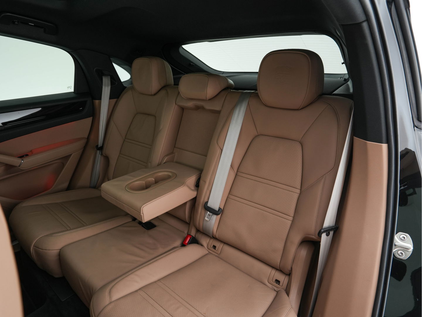 Porsche Cayenne Coupé 3.0 E-Hybrid Platinum Edition (INCL.BTW) *LUXURY-LEATHER | FULL-LED | MEMORY-PACK | BLIND-SPOT | BOSE-SOUND | HEATED-COMFORTSEATS | AIR-SUSPENSION | SPORT-EXHAUST | KEYLESS | CAMERA | DAB+ | NAVI-FULLMAP | TOWBAR | 22''AL