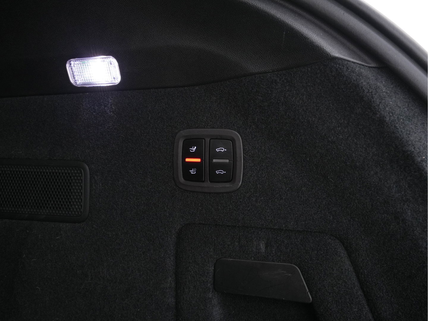 Porsche Cayenne Coupé 3.0 E-Hybrid Platinum Edition (INCL.BTW) *LUXURY-LEATHER | FULL-LED | MEMORY-PACK | BLIND-SPOT | BOSE-SOUND | HEATED-COMFORTSEATS | AIR-SUSPENSION | SPORT-EXHAUST | KEYLESS | CAMERA | DAB+ | NAVI-FULLMAP | TOWBAR | 22''AL