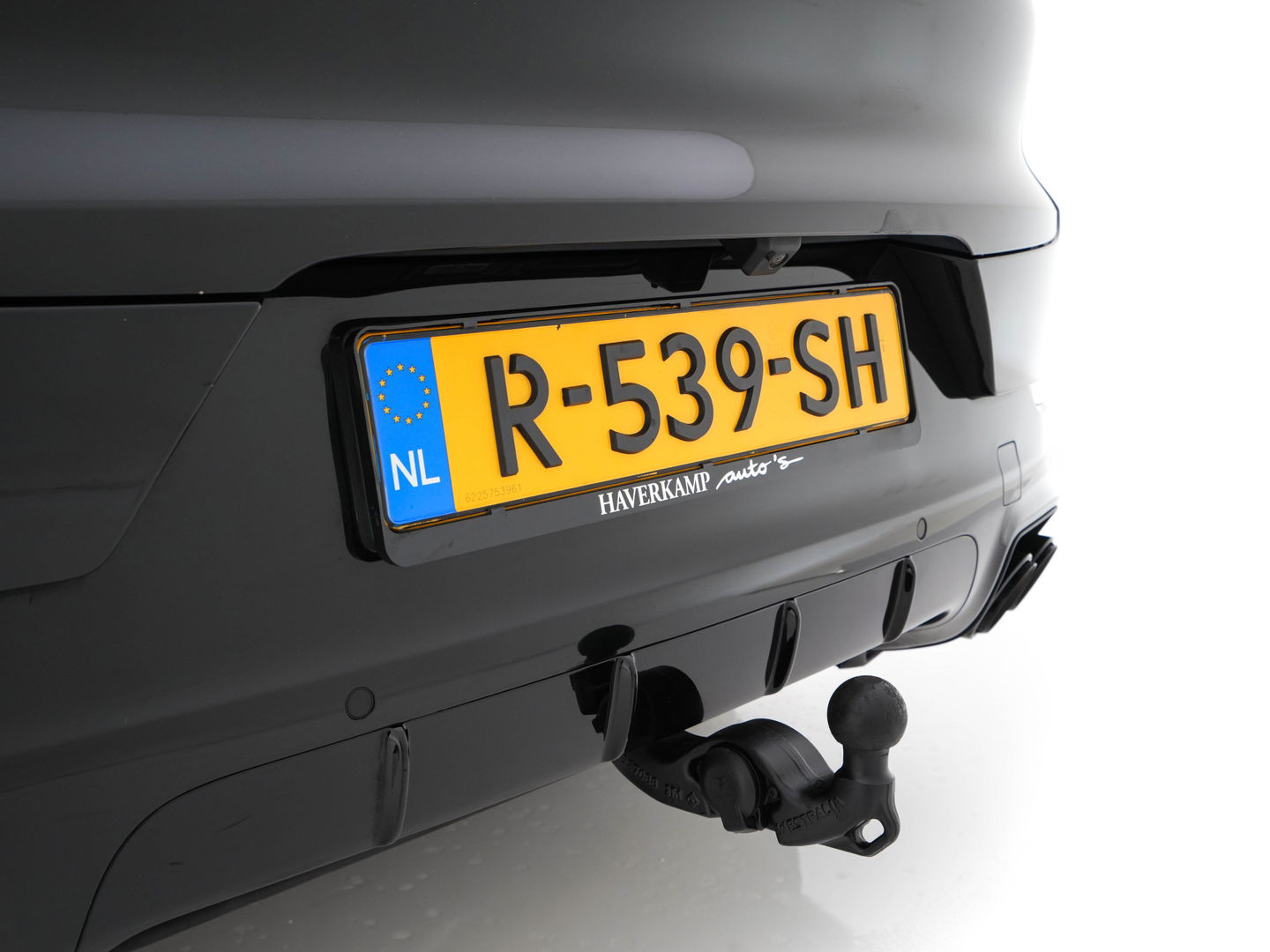 Porsche Cayenne Coupé 3.0 E-Hybrid Platinum Edition (INCL.BTW) *LUXURY-LEATHER | FULL-LED | MEMORY-PACK | BLIND-SPOT | BOSE-SOUND | HEATED-COMFORTSEATS | AIR-SUSPENSION | SPORT-EXHAUST | KEYLESS | CAMERA | DAB+ | NAVI-FULLMAP | TOWBAR | 22''AL