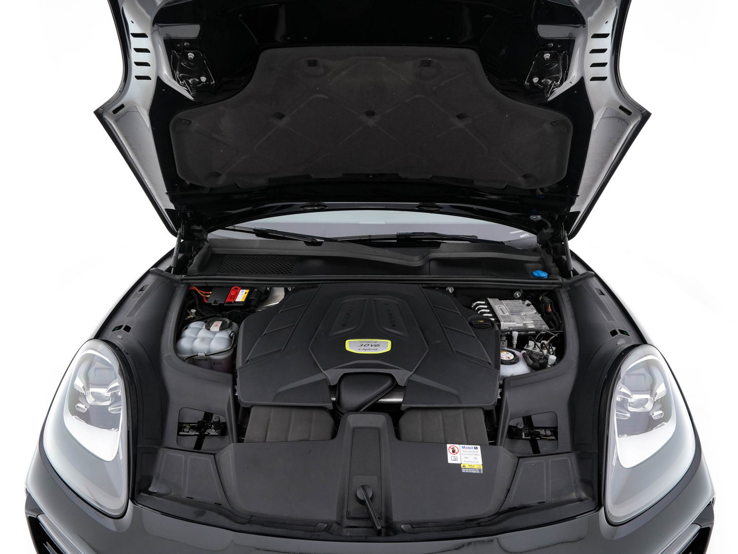 Porsche Cayenne Coupé 3.0 E-Hybrid Platinum Edition (INCL.BTW) *LUXURY-LEATHER | FULL-LED | MEMORY-PACK | BLIND-SPOT | BOSE-SOUND | HEATED-COMFORTSEATS | AIR-SUSPENSION | SPORT-EXHAUST | KEYLESS | CAMERA | DAB+ | NAVI-FULLMAP | TOWBAR | 22''AL