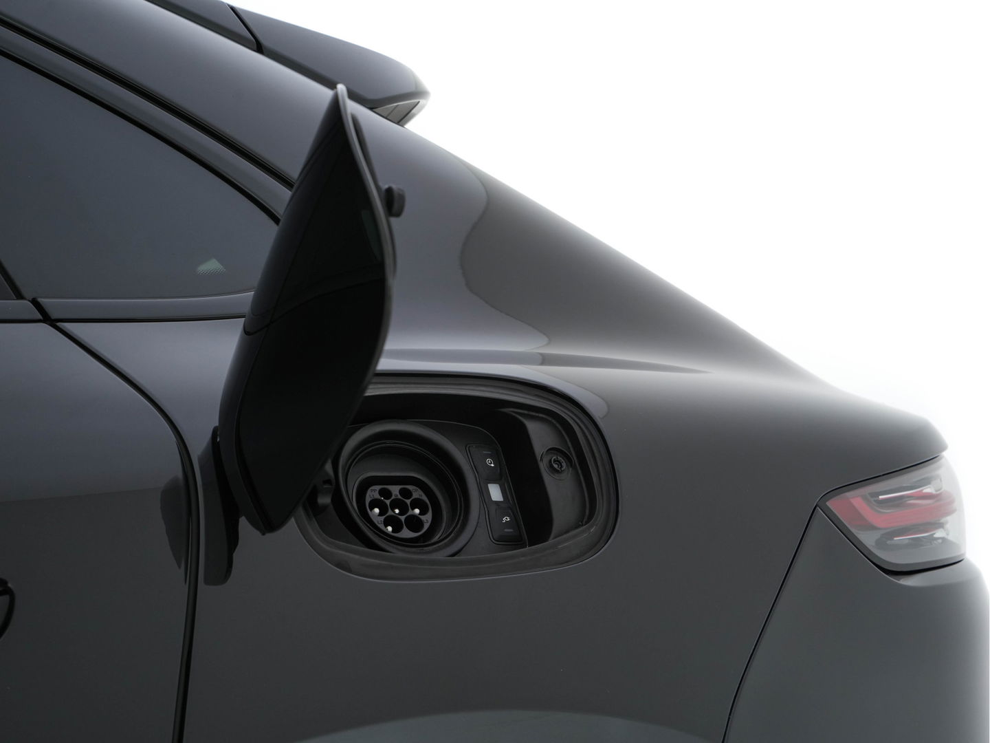 Porsche Cayenne Coupé 3.0 E-Hybrid Platinum Edition (INCL.BTW) *LUXURY-LEATHER | FULL-LED | MEMORY-PACK | BLIND-SPOT | BOSE-SOUND | HEATED-COMFORTSEATS | AIR-SUSPENSION | SPORT-EXHAUST | KEYLESS | CAMERA | DAB+ | NAVI-FULLMAP | TOWBAR | 22''AL