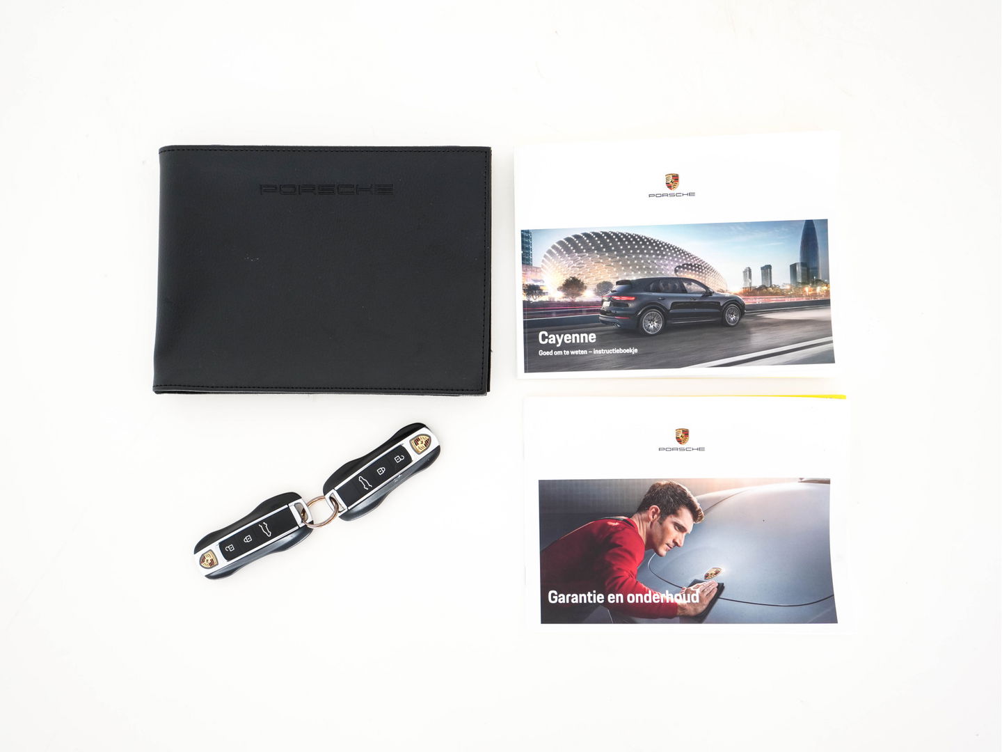 Porsche Cayenne Coupé 3.0 E-Hybrid Platinum Edition (INCL.BTW) *LUXURY-LEATHER | FULL-LED | MEMORY-PACK | BLIND-SPOT | BOSE-SOUND | HEATED-COMFORTSEATS | AIR-SUSPENSION | SPORT-EXHAUST | KEYLESS | CAMERA | DAB+ | NAVI-FULLMAP | TOWBAR | 22''AL