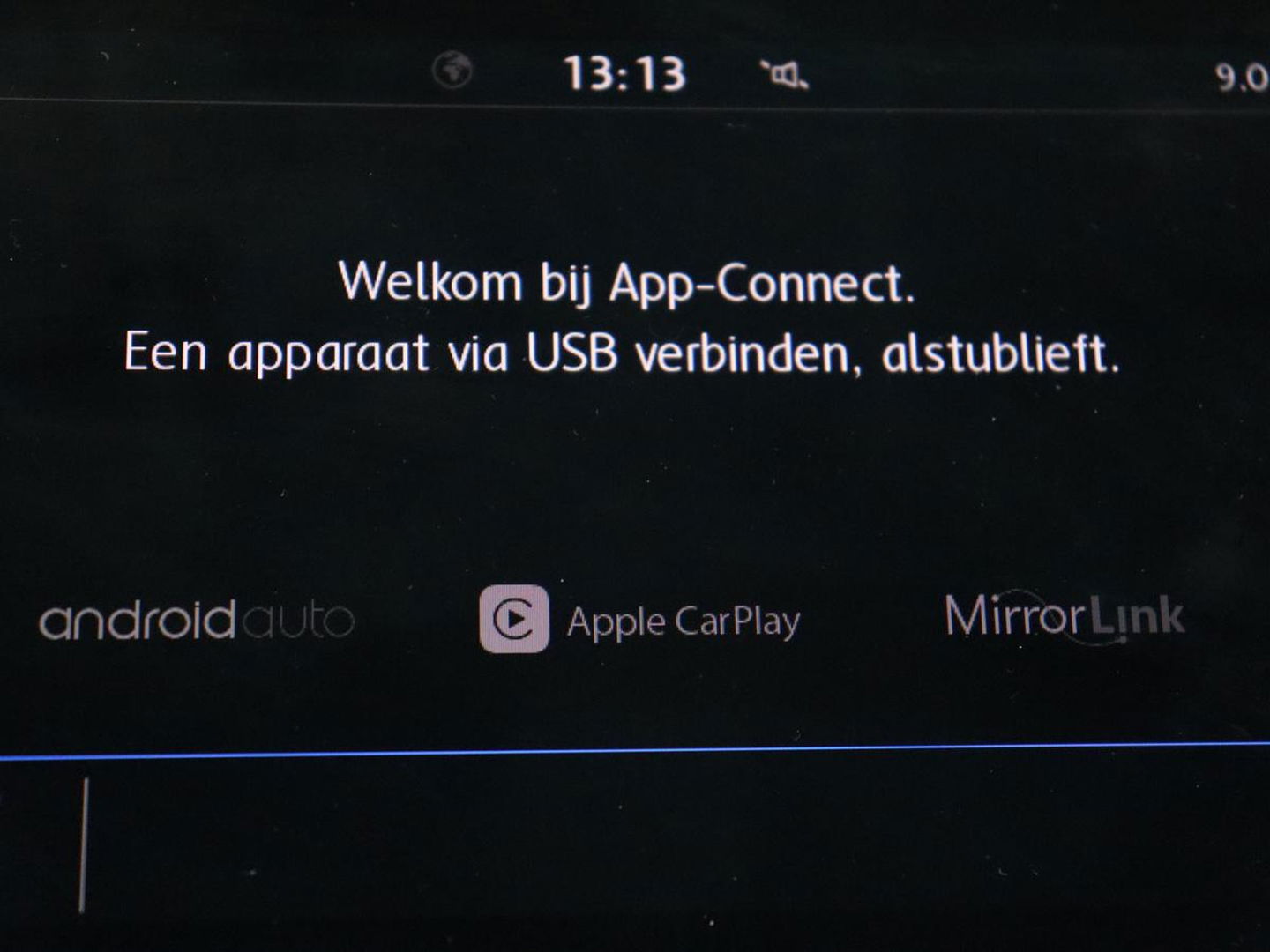 Volkswagen Tiguan 1.5 TSI Comfortline | Carplay | Adaptive cruise | Navigatie | DAB | Parkeerhulp | Climate control | Bluetooth | Getint glas