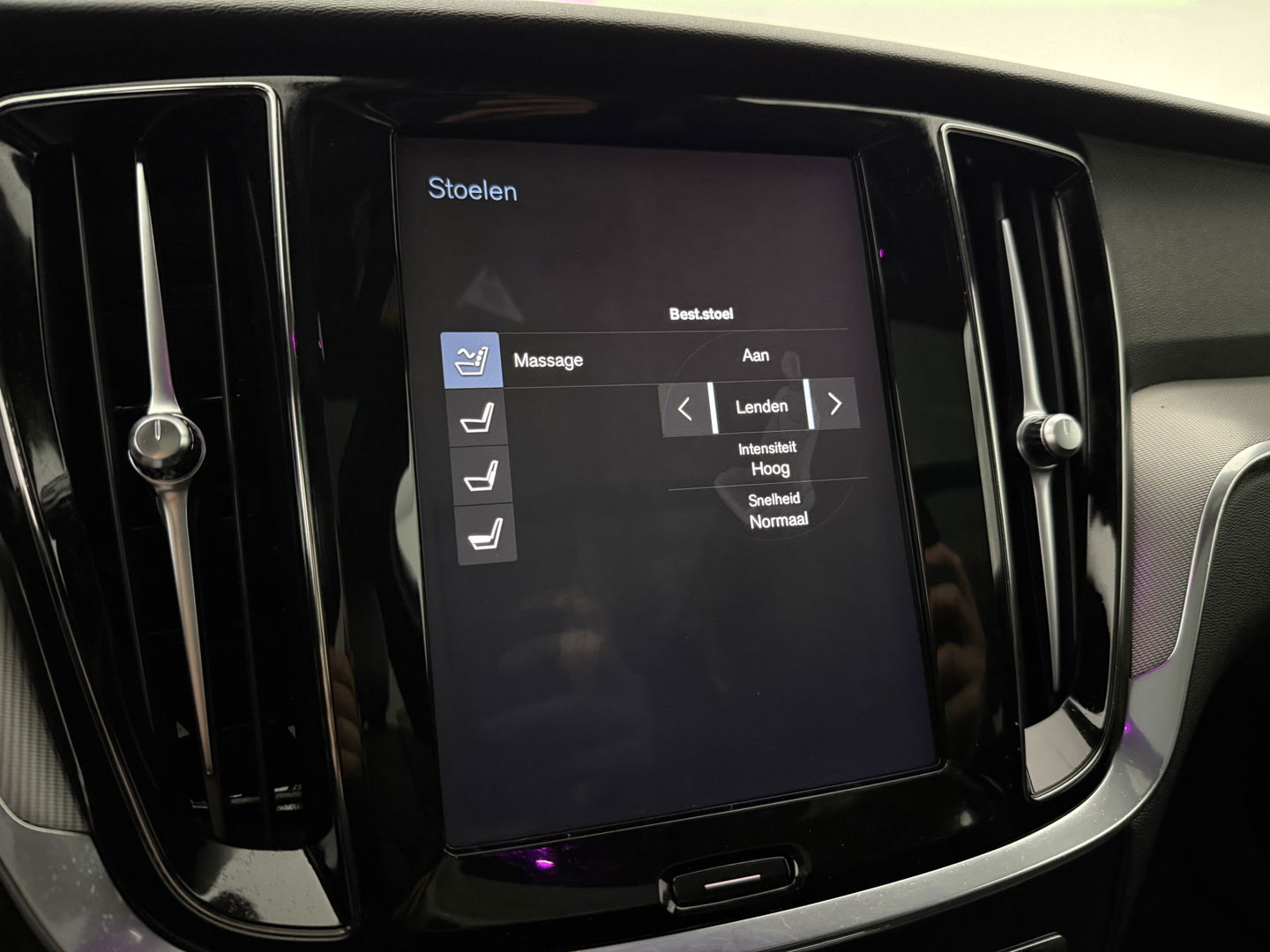 Volvo V60 2.0 T6 Twin Engine AWD 340PK R-Design | Pano | Memory | HuD | Sfeer | Massage | 360° | Trekh. | Stoel/Stuur verwarmd