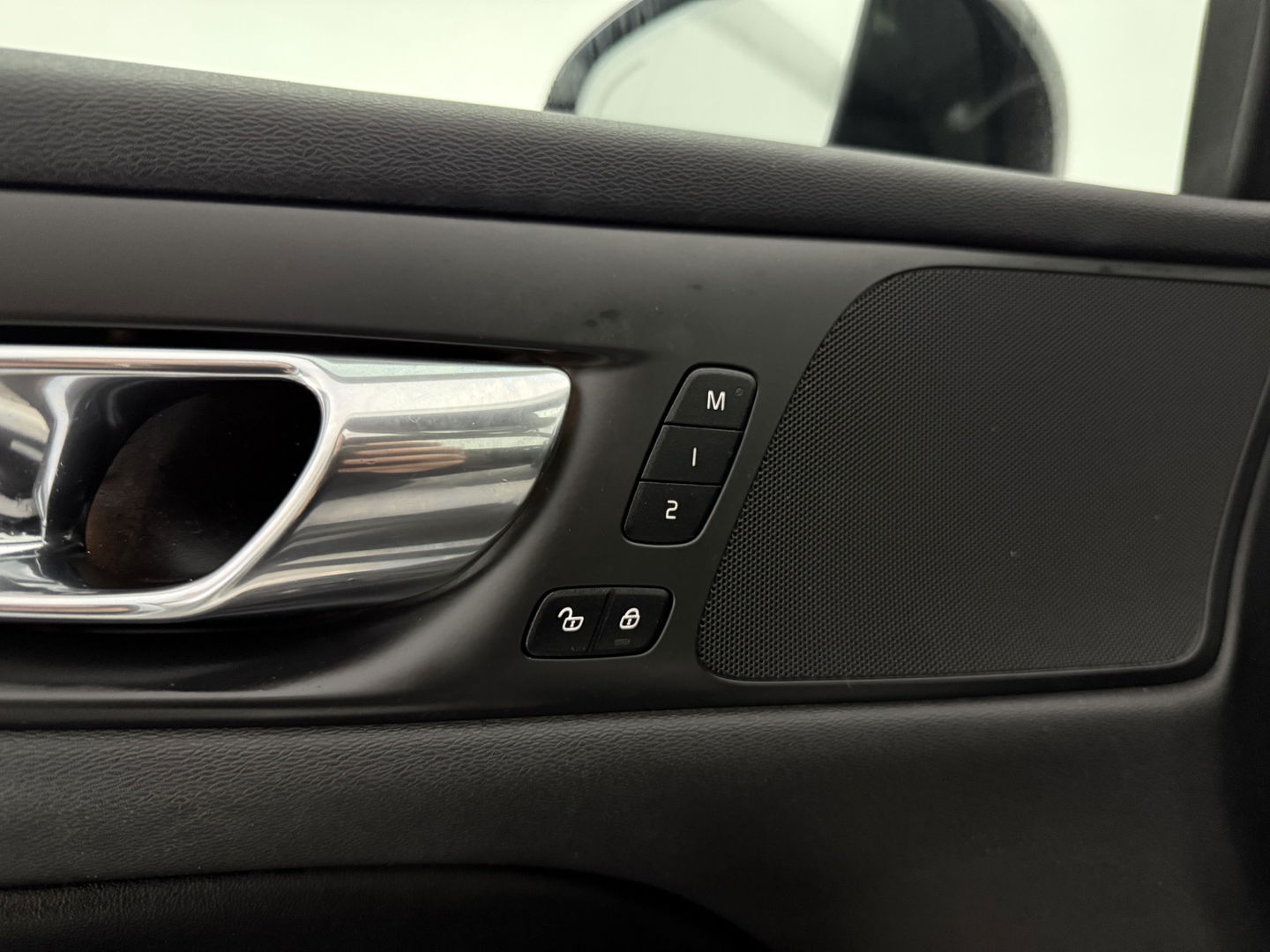 Volvo V60 2.0 T6 Twin Engine AWD 340PK R-Design | Pano | Memory | HuD | Sfeer | Massage | 360° | Trekh. | Stoel/Stuur verwarmd
