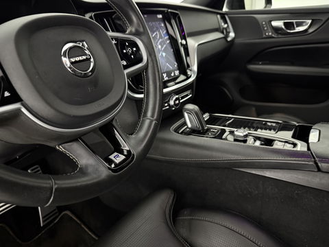 Volvo V60 2.0 T6 Twin Engine AWD 340PK R-Design | Pano | Memory | HuD | Sfeer | Massage | 360° | Trekh. | Stoel/Stuur verwarmd