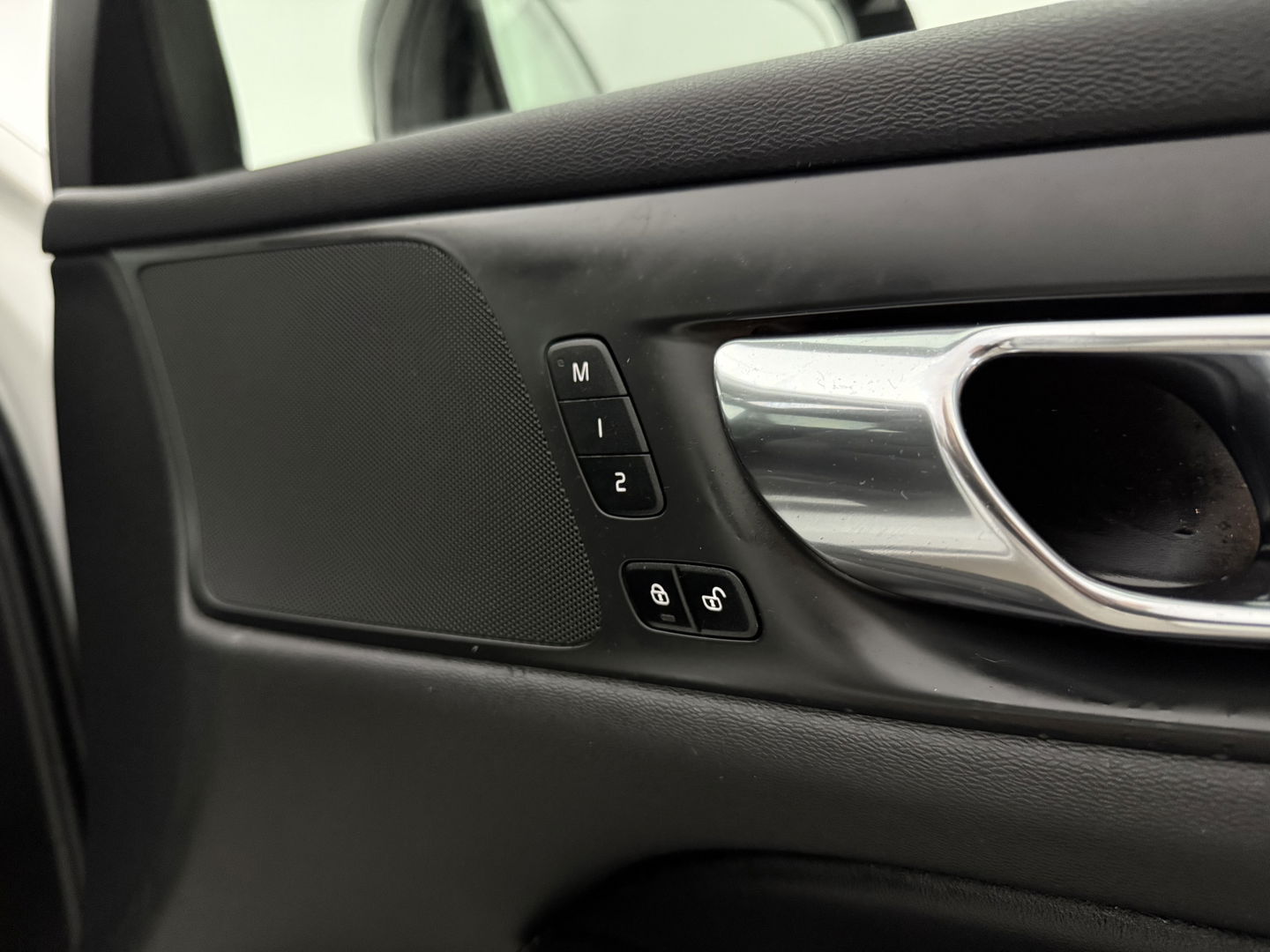 Volvo V60 2.0 T6 Twin Engine AWD 340PK R-Design | Pano | Memory | HuD | Sfeer | Massage | 360° | Trekh. | Stoel/Stuur verwarmd