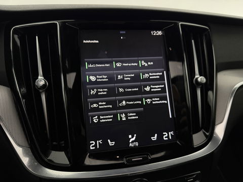 Volvo V60 2.0 T6 Twin Engine AWD 340PK R-Design | Pano | Memory | HuD | Sfeer | Massage | 360° | Trekh. | Stoel/Stuur verwarmd