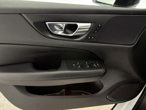 Volvo V60 2.0 T6 Twin Engine AWD 340PK R-Design | Pano | Memory | HuD | Sfeer | Massage | 360° | Trekh. | Stoel/Stuur verwarmd