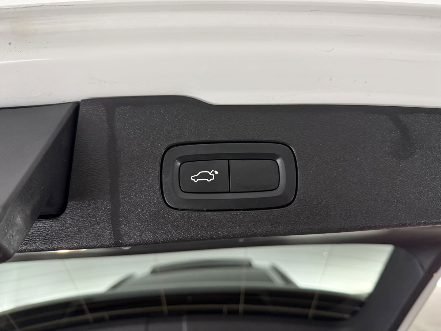 Volvo V60 2.0 T6 Twin Engine AWD 340PK R-Design | Pano | Memory | HuD | Sfeer | Massage | 360° | Trekh. | Stoel/Stuur verwarmd