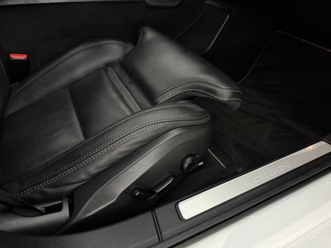 Volvo V60 2.0 T6 Twin Engine AWD 340PK R-Design | Pano | Memory | HuD | Sfeer | Massage | 360° | Trekh. | Stoel/Stuur verwarmd