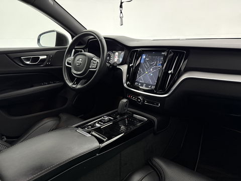 Volvo V60 2.0 T6 Twin Engine AWD 340PK R-Design | Pano | Memory | HuD | Sfeer | Massage | 360° | Trekh. | Stoel/Stuur verwarmd