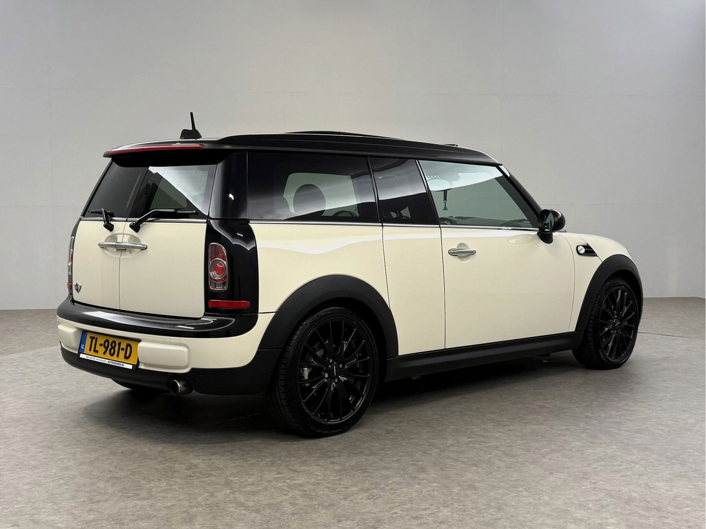 MINI Clubman 1.6 Cooper Hampton | Pano | H/K | Cruise | Navi | Stoelverw. | Parkeersens.