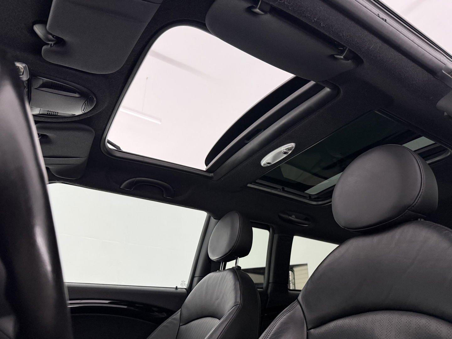 MINI Clubman 1.6 Cooper Hampton | Pano | H/K | Cruise | Navi | Stoelverw. | Parkeersens.