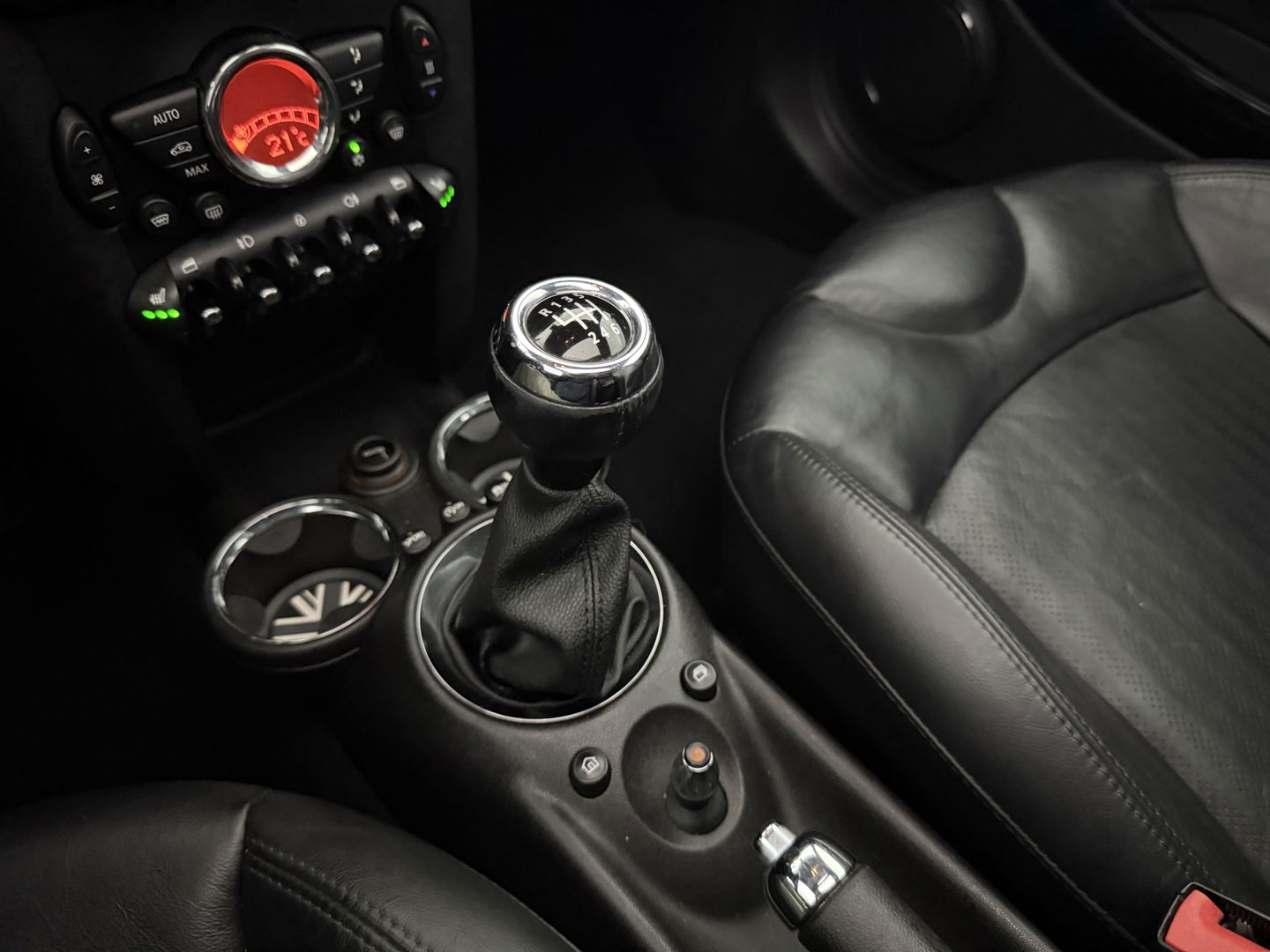 MINI Clubman 1.6 Cooper Hampton | Pano | H/K | Cruise | Navi | Stoelverw. | Parkeersens.