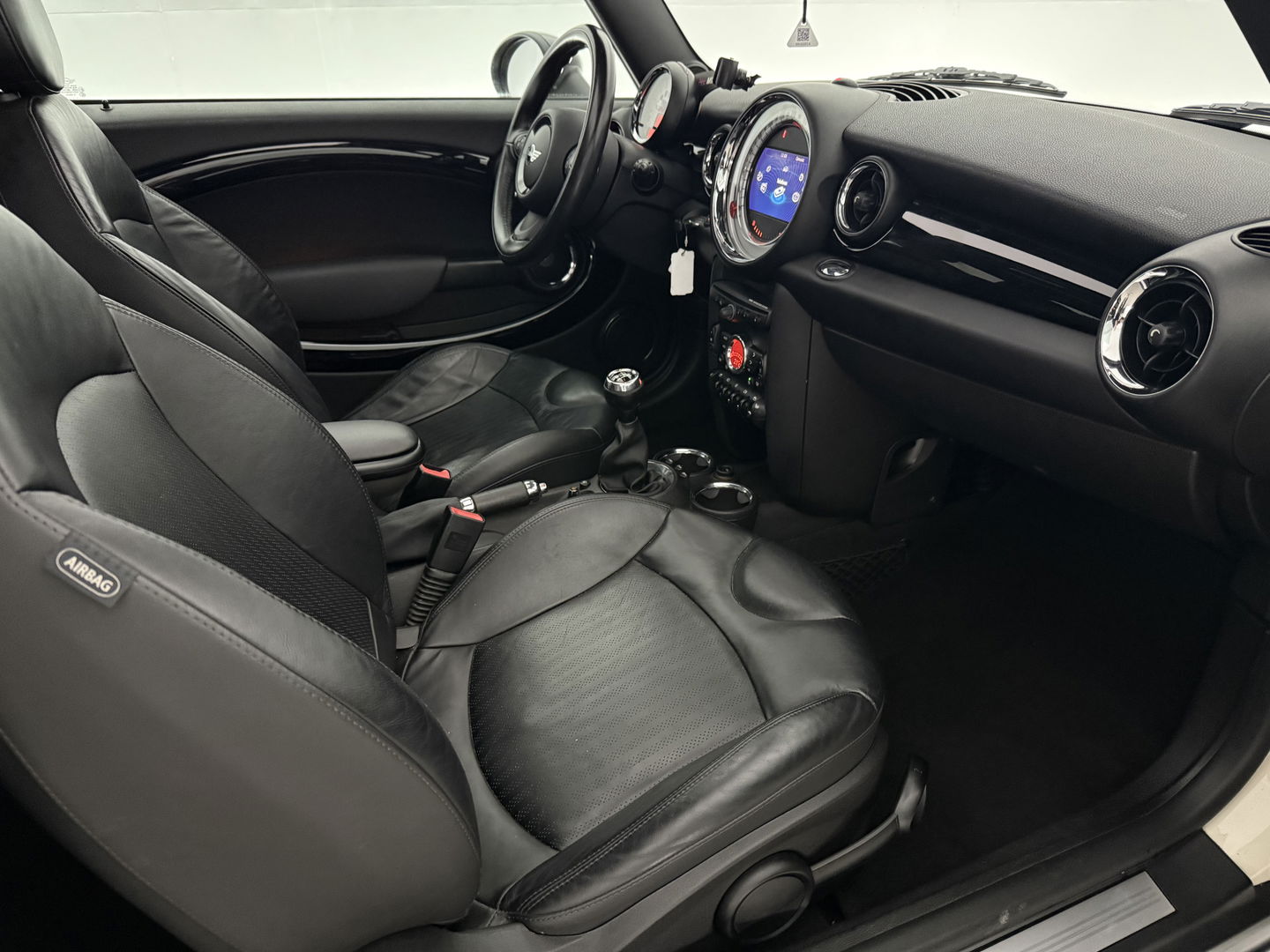 MINI Clubman 1.6 Cooper Hampton | Pano | H/K | Cruise | Navi | Stoelverw. | Parkeersens.