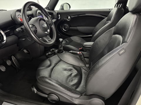 MINI Clubman 1.6 Cooper Hampton | Pano | H/K | Cruise | Navi | Stoelverw. | Parkeersens.