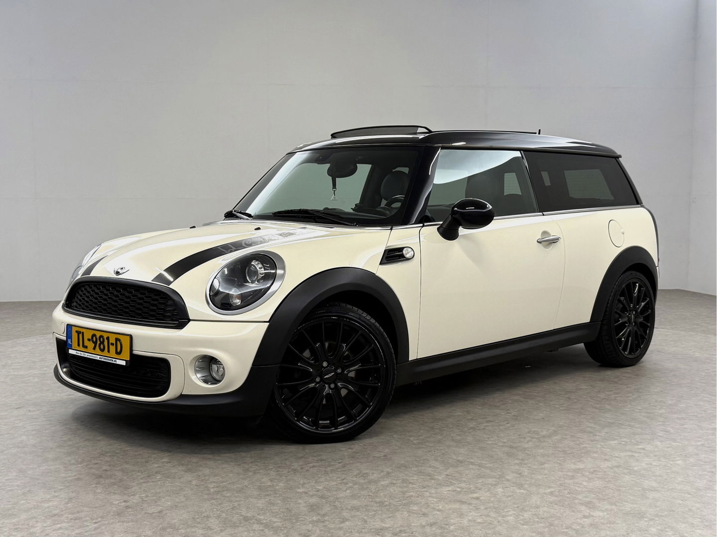 MINI Clubman 1.6 Cooper Hampton | Pano | H/K | Cruise | Navi | Stoelverw. | Parkeersens.