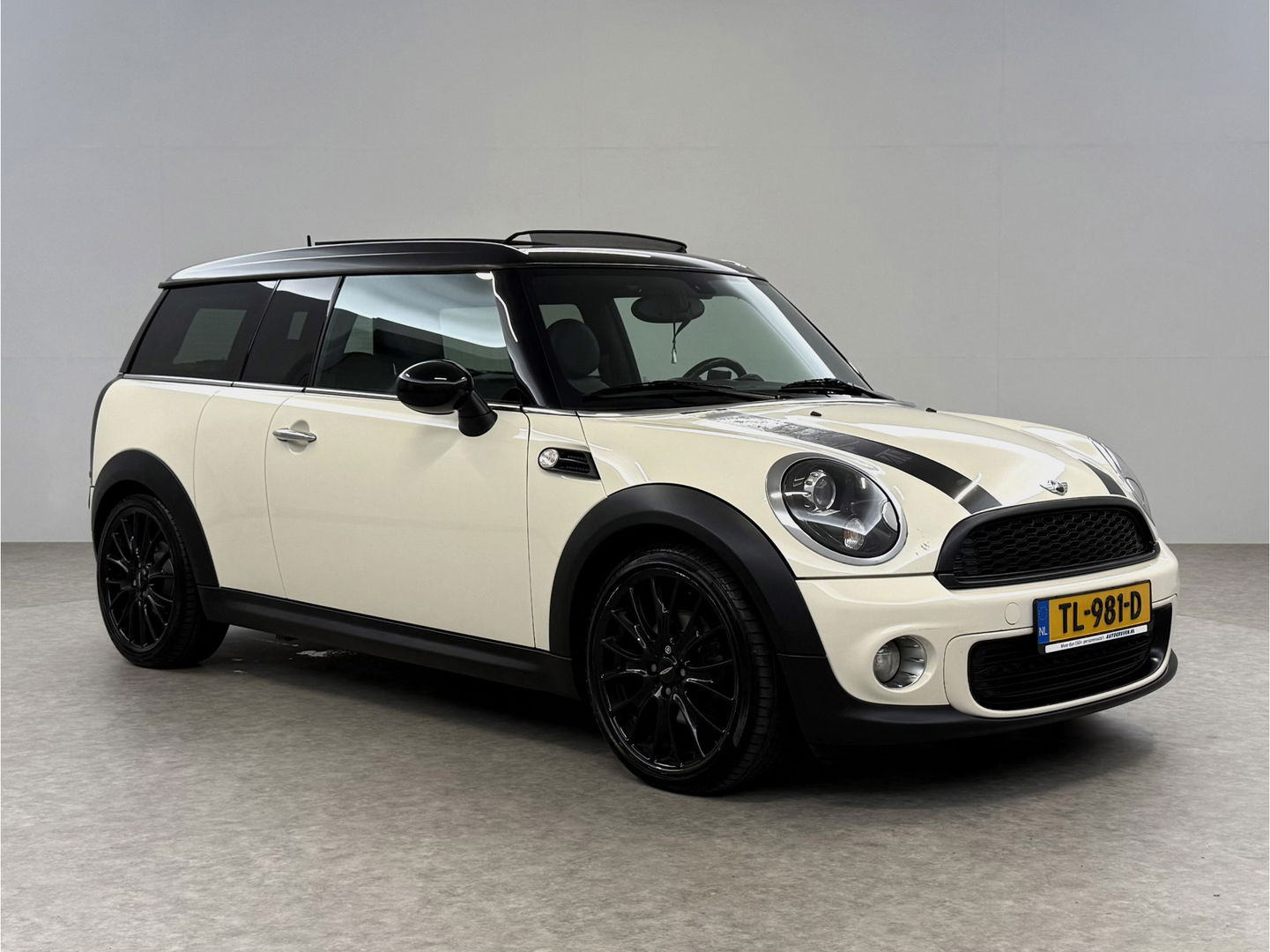 MINI Clubman 1.6 Cooper Hampton | Pano | H/K | Cruise | Navi | Stoelverw. | Parkeersens.