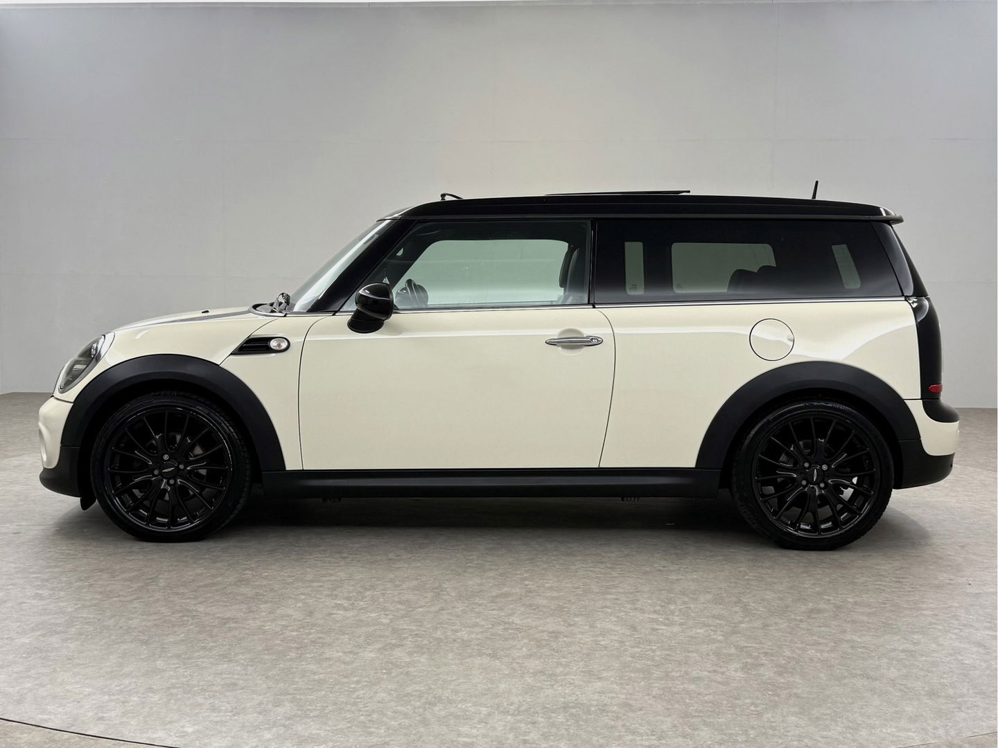 MINI Clubman 1.6 Cooper Hampton | Pano | H/K | Cruise | Navi | Stoelverw. | Parkeersens.