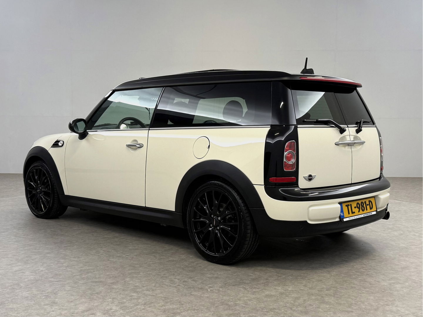 MINI Clubman 1.6 Cooper Hampton | Pano | H/K | Cruise | Navi | Stoelverw. | Parkeersens.