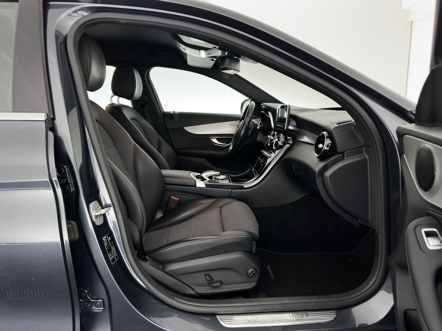 Mercedes-Benz C-Klasse Estate 350 e Lease Edition Plug-In Aut. *LEATHER-FABRIC | FULL-LED | AIRMATIC | NAVI-FULLMAP | CAMERA | HEATED-SPORTSEATS  | ECC | PDC | CRUISE | KEYLESS | AMBIENT-LIGHT | SHIFT-PADDLES | 17''ALU*