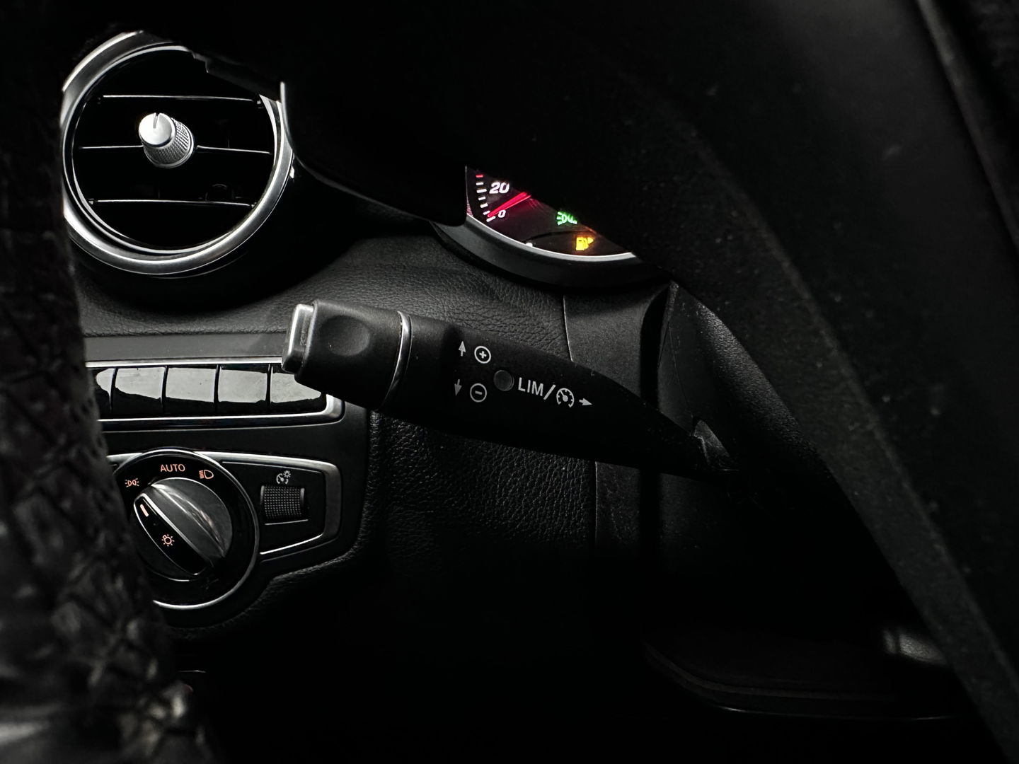 Mercedes-Benz C-Klasse Estate 350 e Lease Edition Plug-In Aut. *LEATHER-FABRIC | FULL-LED | AIRMATIC | NAVI-FULLMAP | CAMERA | HEATED-SPORTSEATS  | ECC | PDC | CRUISE | KEYLESS | AMBIENT-LIGHT | SHIFT-PADDLES | 17''ALU*