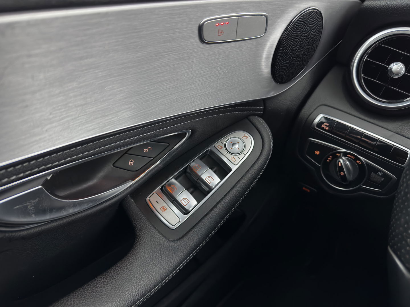 Mercedes-Benz C-Klasse Estate 350 e Lease Edition Plug-In Aut. *LEATHER-FABRIC | FULL-LED | AIRMATIC | NAVI-FULLMAP | CAMERA | HEATED-SPORTSEATS  | ECC | PDC | CRUISE | KEYLESS | AMBIENT-LIGHT | SHIFT-PADDLES | 17''ALU*