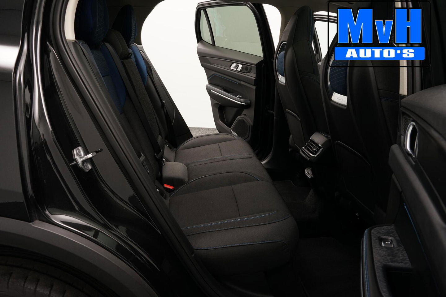 Lynk & Co 01 1.5 Plug-in Hybride|FULL BLACK XXL|360°CAM|NAP