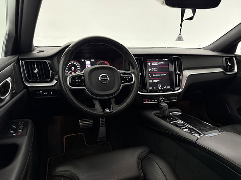 Volvo V60 2.0 T8 Twin Engine AWD 392PK R-Design | Pano | H/K | Massage | Virtual | Memory | Camera | Carplay | Stoelverw./Koeling | LED