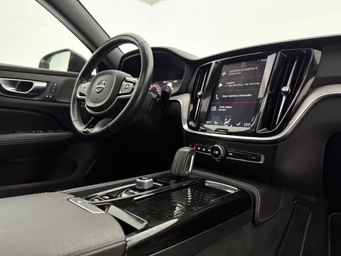 Volvo V60 2.0 T8 Twin Engine AWD 392PK R-Design | Pano | H/K | Massage | Virtual | Memory | Camera | Carplay | Stoelverw./Koeling | LED