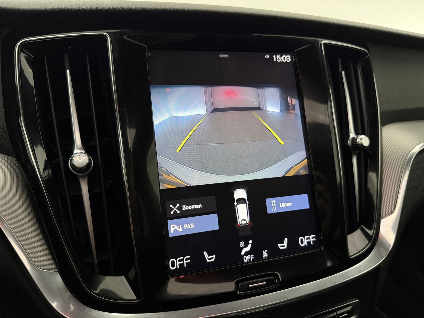 Volvo V60 2.0 T8 Twin Engine AWD 392PK R-Design | Pano | H/K | Massage | Virtual | Memory | Camera | Carplay | Stoelverw./Koeling | LED