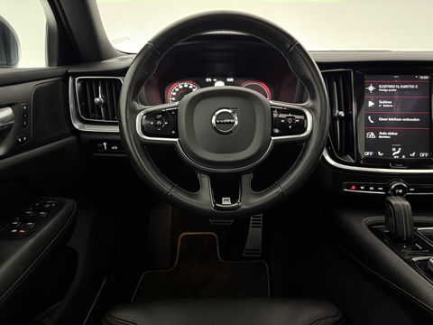 Volvo V60 2.0 T8 Twin Engine AWD 392PK R-Design | Pano | H/K | Massage | Virtual | Memory | Camera | Carplay | Stoelverw./Koeling | LED