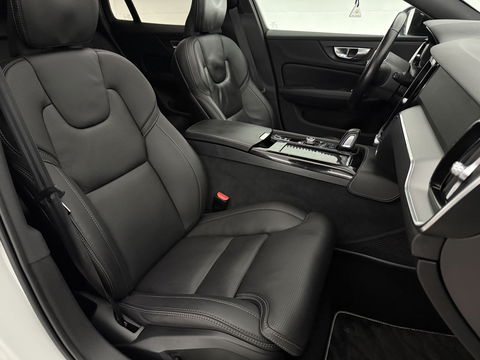 Volvo V60 2.0 T8 Twin Engine AWD 392PK R-Design | Pano | H/K | Massage | Virtual | Memory | Camera | Carplay | Stoelverw./Koeling | LED
