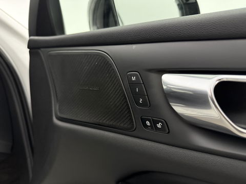 Volvo V60 2.0 T8 Twin Engine AWD 392PK R-Design | Pano | H/K | Massage | Virtual | Memory | Camera | Carplay | Stoelverw./Koeling | LED
