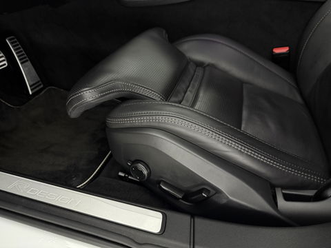 Volvo V60 2.0 T8 Twin Engine AWD 392PK R-Design | Pano | H/K | Massage | Virtual | Memory | Camera | Carplay | Stoelverw./Koeling | LED