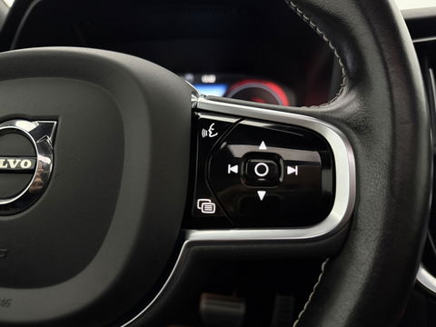 Volvo V60 2.0 T8 Twin Engine AWD 392PK R-Design | Pano | H/K | Massage | Virtual | Memory | Camera | Carplay | Stoelverw./Koeling | LED