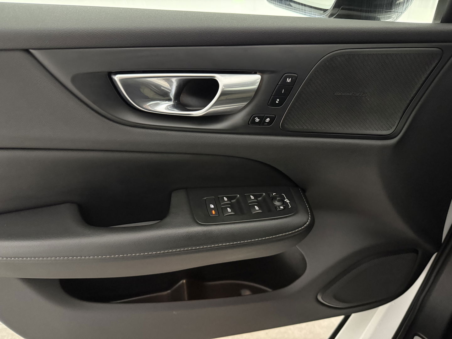Volvo V60 2.0 T8 Twin Engine AWD 392PK R-Design | Pano | H/K | Massage | Virtual | Memory | Camera | Carplay | Stoelverw./Koeling | LED
