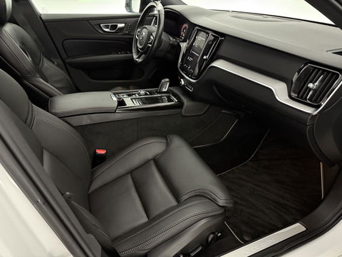 Volvo V60 2.0 T8 Twin Engine AWD 392PK R-Design | Pano | H/K | Massage | Virtual | Memory | Camera | Carplay | Stoelverw./Koeling | LED