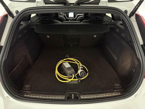 Volvo V60 2.0 T8 Twin Engine AWD 392PK R-Design | Pano | H/K | Massage | Virtual | Memory | Camera | Carplay | Stoelverw./Koeling | LED