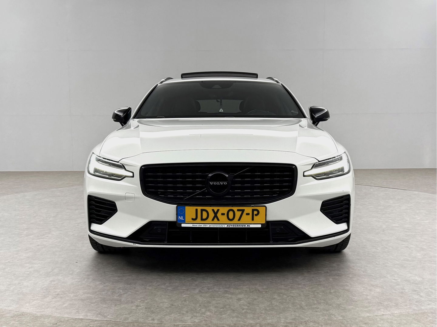 Volvo V60 2.0 T8 Twin Engine AWD 392PK R-Design | Pano | H/K | Massage | Virtual | Memory | Camera | Carplay | Stoelverw./Koeling | LED