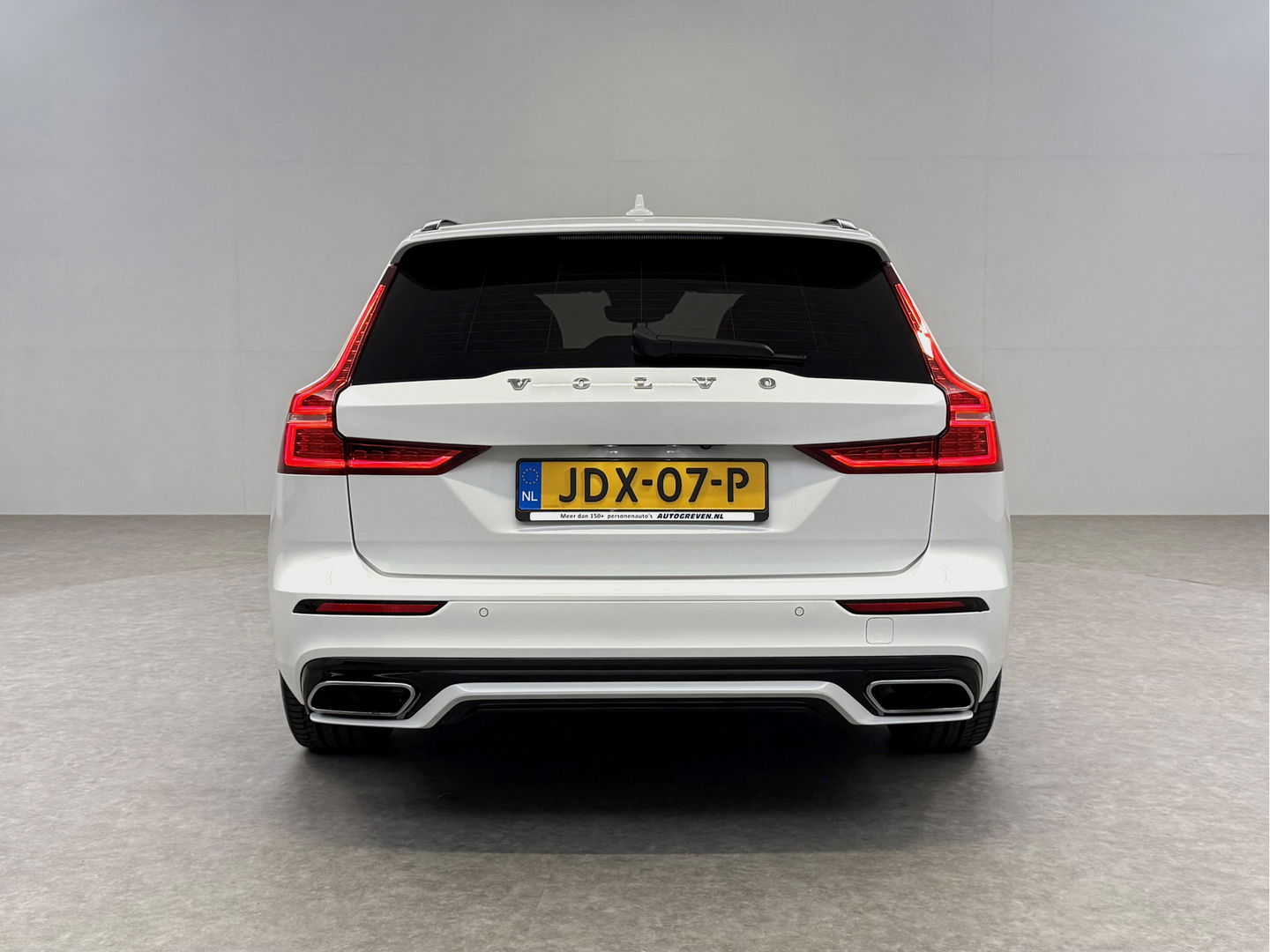 Volvo V60 2.0 T8 Twin Engine AWD 392PK R-Design | Pano | H/K | Massage | Virtual | Memory | Camera | Carplay | Stoelverw./Koeling | LED