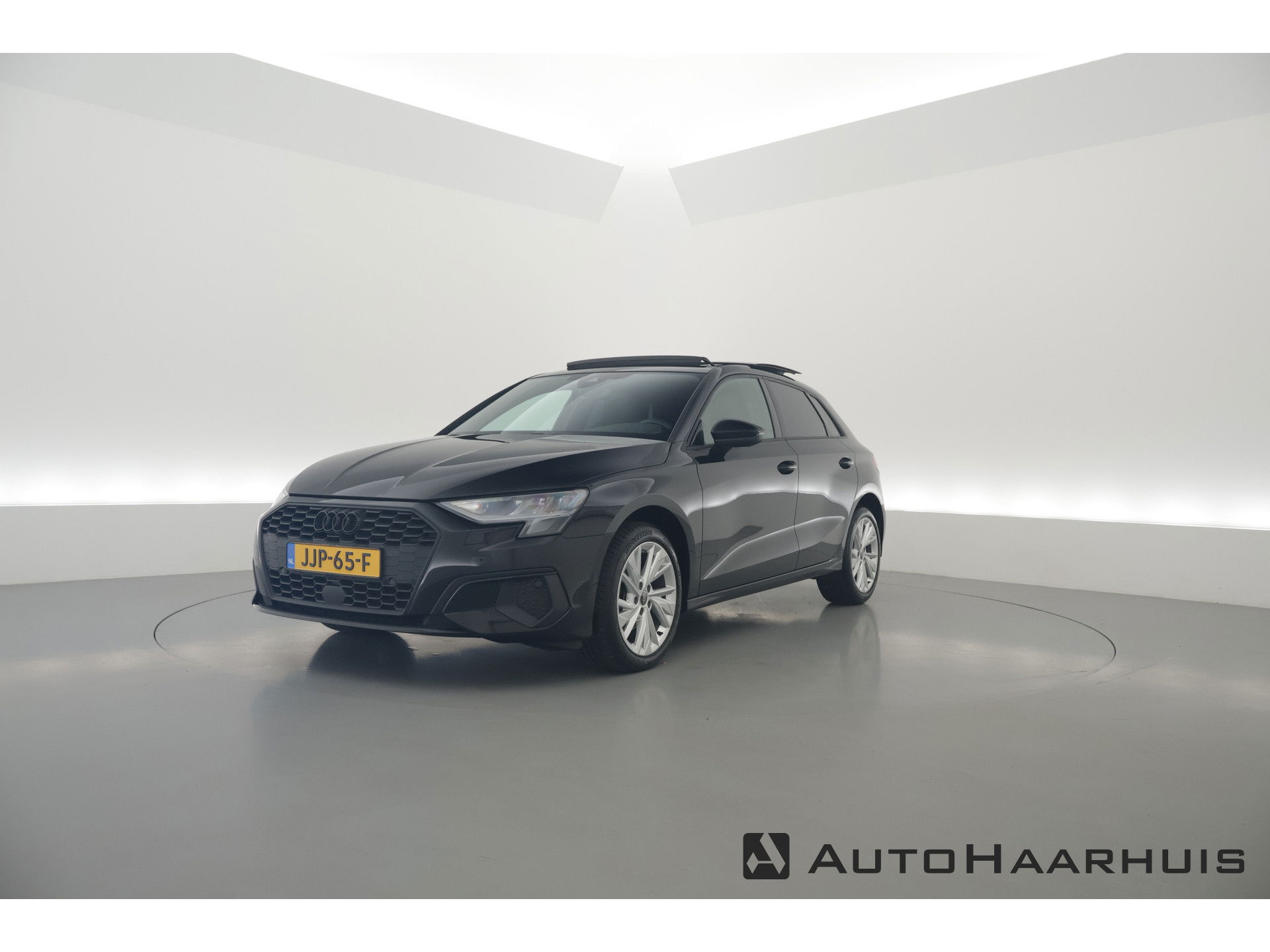 Audi A3 Sportback 35 TFSI | Pano | Afn. Trekhaak | Sportstoelen | Apple CarPlay | Stoelverw. | Camera | 17"