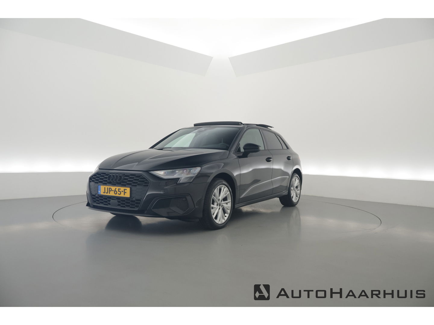 Audi A3 Sportback 35 TFSI | Pano | Afn. Trekhaak | Sportstoelen | Apple CarPlay | Stoelverw. | Camera | 17"