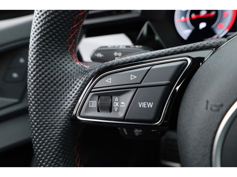 Audi A3 Sportback 35 TFSI | Pano | Afn. Trekhaak | Sportstoelen | Apple CarPlay | Stoelverw. | Camera | 17"
